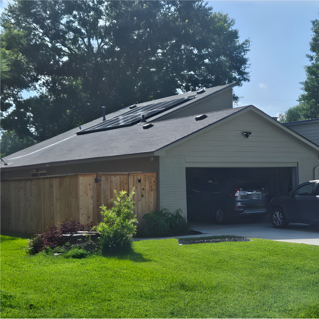 Home solar panel installation in Houston